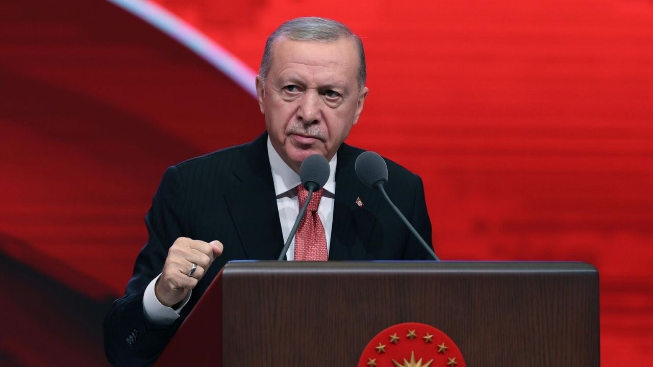Cumhurbaşkanı Erdoğan bugün yeniden AK Parti Genel Başkanı seçildi!