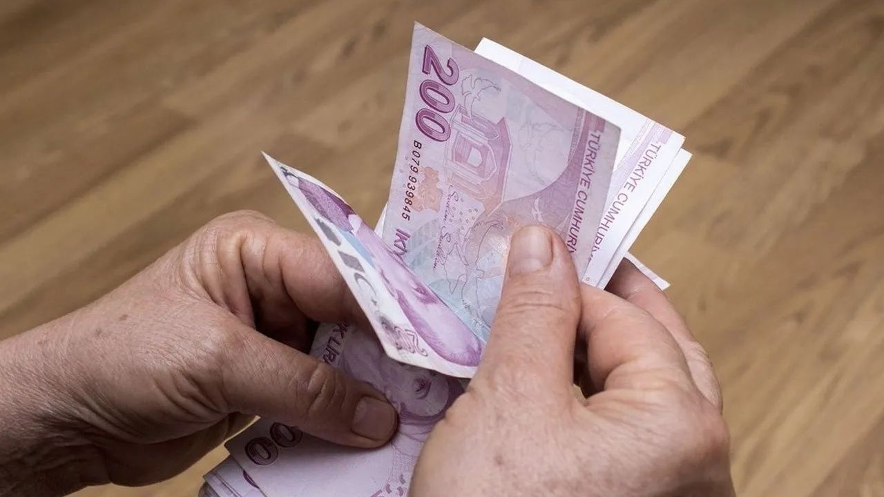 Acil nakit ihtiyacı olanlara Akbank faizsiz 50 bin TL veriyor!