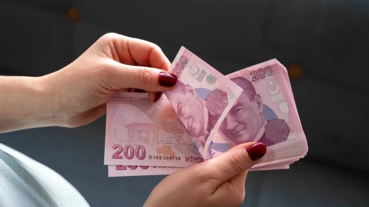 Halkbank SMS ile başvuru yapanlara 500 TL hediye edecek!